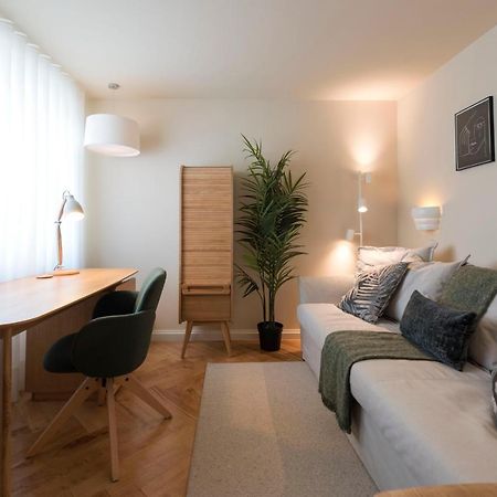 Emporium Deluxe 3Br Apartment W/ Private Parking By Lovelystay Porto Luaran gambar