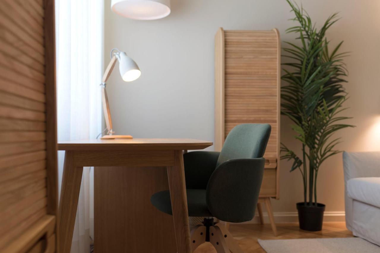 Emporium Deluxe 3Br Apartment W/ Private Parking By Lovelystay Porto Luaran gambar