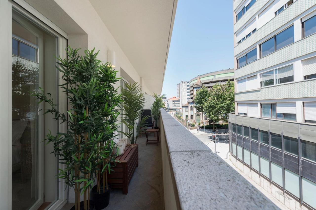 Emporium Deluxe 3Br Apartment W/ Private Parking By Lovelystay Porto Luaran gambar