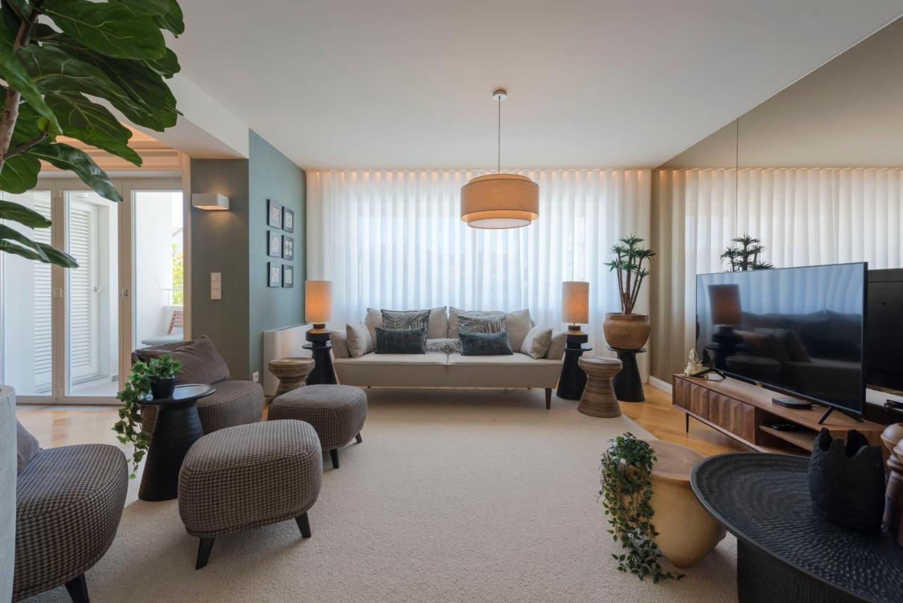 Emporium Deluxe 3Br Apartment W/ Private Parking By Lovelystay Porto Luaran gambar