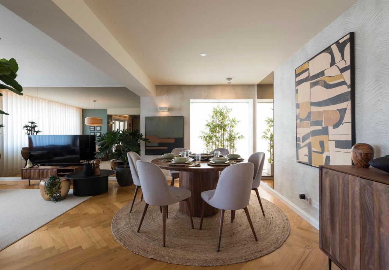 Emporium Deluxe 3Br Apartment W/ Private Parking By Lovelystay Porto Luaran gambar