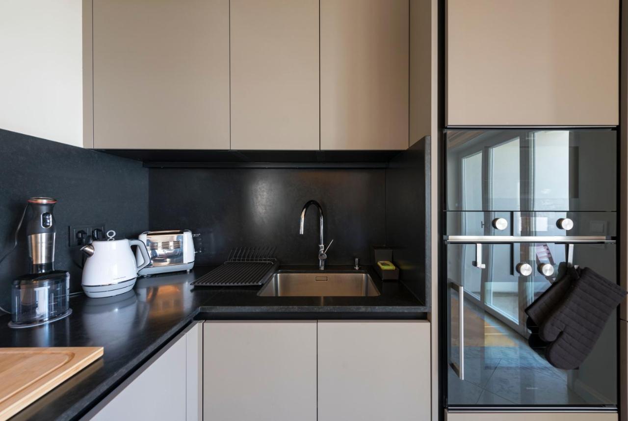 Emporium Deluxe 3Br Apartment W/ Private Parking By Lovelystay Porto Luaran gambar